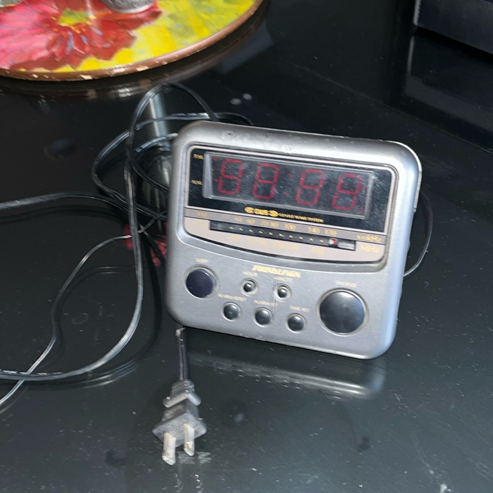 Sound Design Bedside Clock Radio with Gentle Wake System